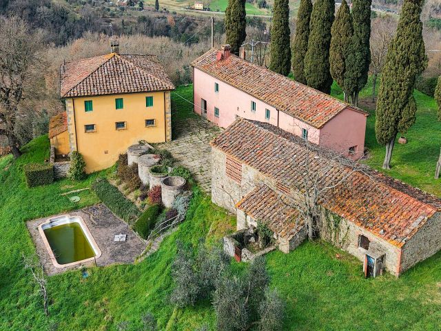 Borgo Colonico del XVIII Secolo a Rufina – Località Scopeti