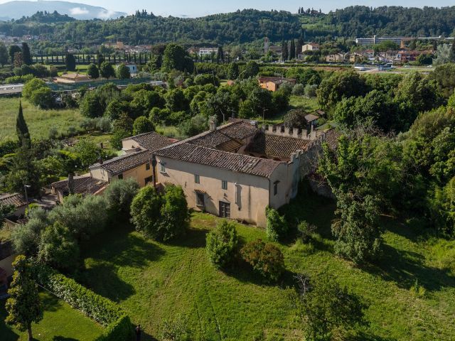 Villa Porzione in Vendita