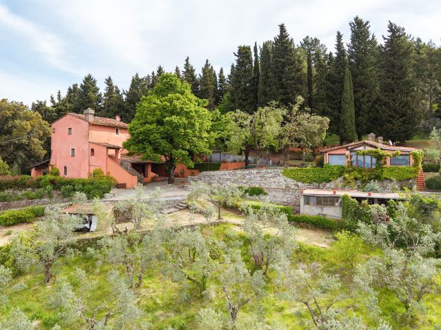 Colonica in Vendita