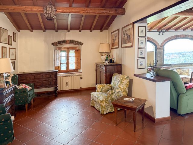 Colonica in Vendita