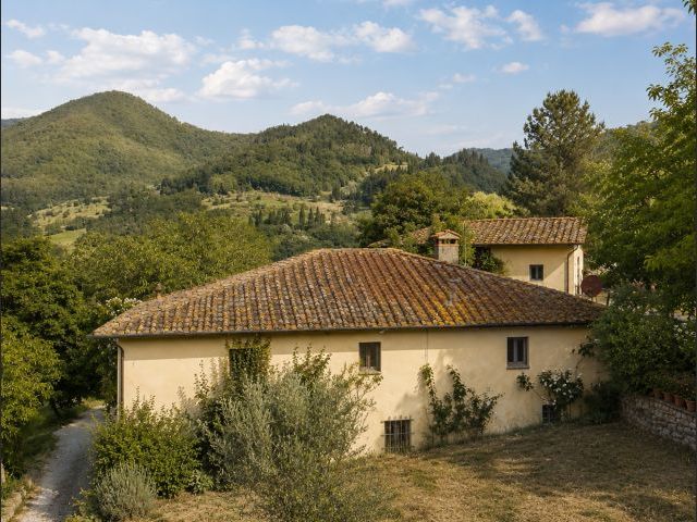 Colonica in Vendita