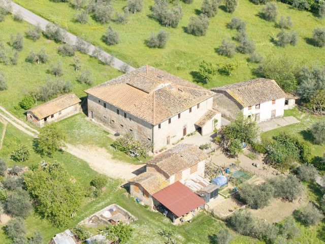 Colonica in Vendita
