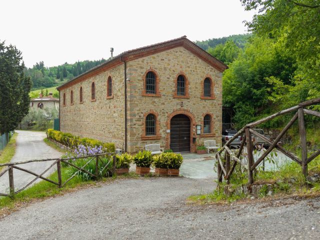 Vigneto di Pregio con fienile e Cantine