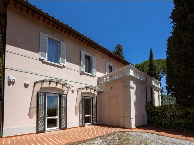 Villa Porzione in Vendita